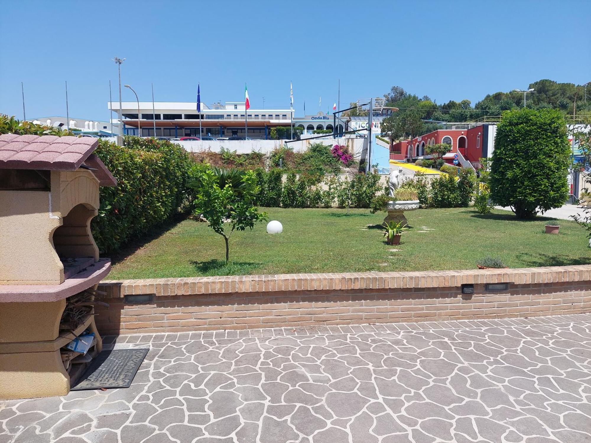 La Sirenetta Villa Tortoreto Bagian luar foto